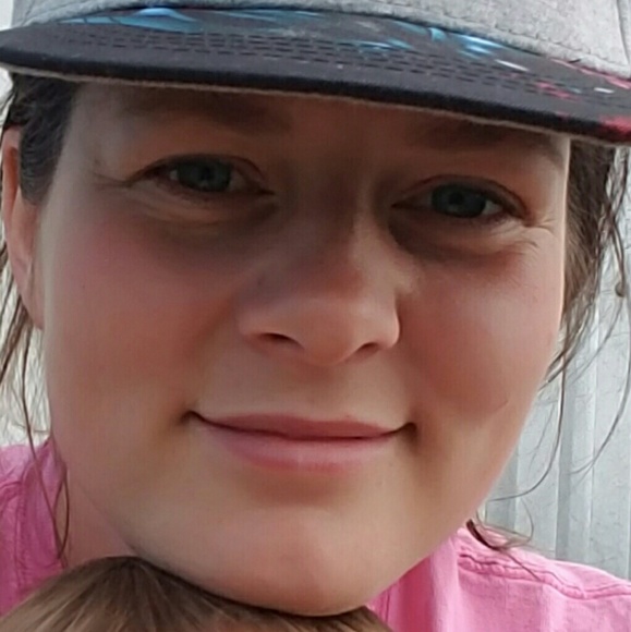 Meet your Posher, Lauretta - Picture 1 of 1